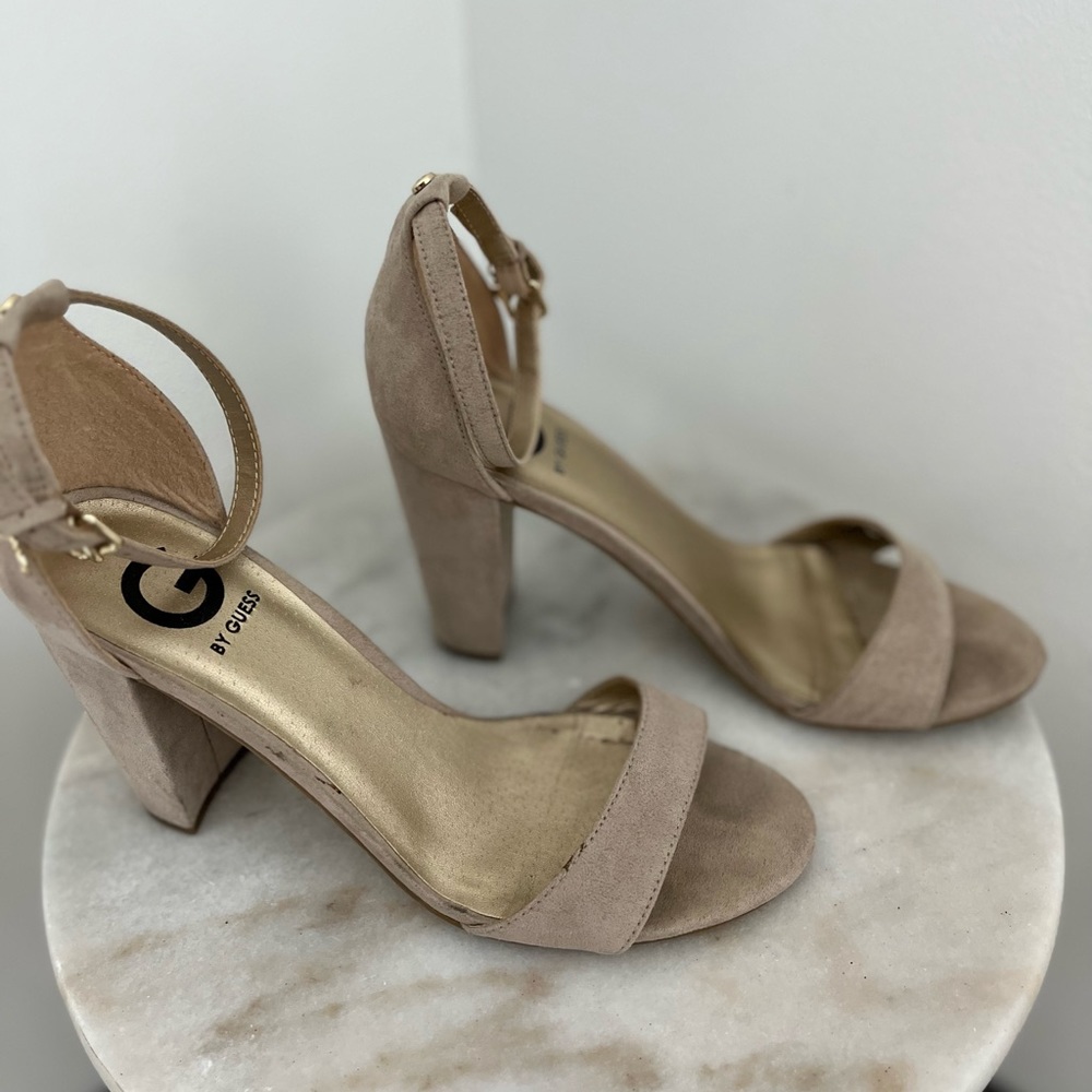 GUESS Women’s Two-Piece Beige Blick Heel Dress Sandals. Suze 8.5